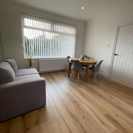Whole House Modern Two Bedroom In Newcastle - Free Parking Newcastle upon Tyne Exterior foto