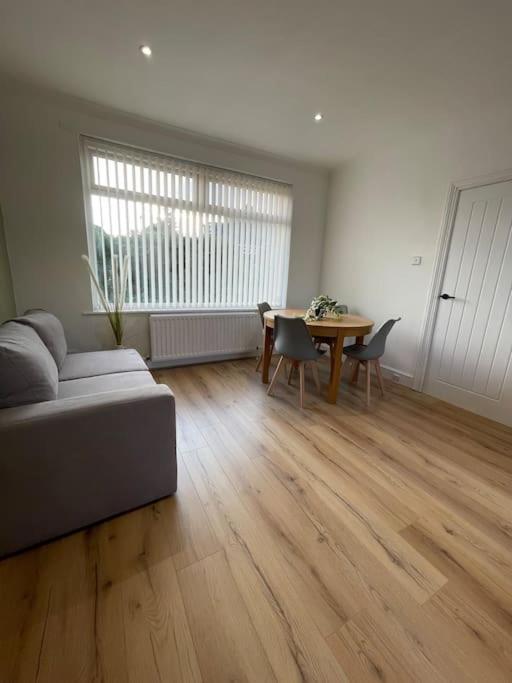 Whole House Modern Two Bedroom In Newcastle - Free Parking Newcastle upon Tyne Exterior foto